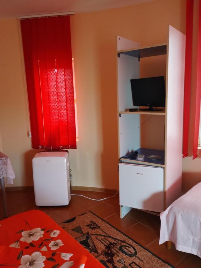 Casa Doina Hotel Douăzeci şi Trei August Eksteriør billede
